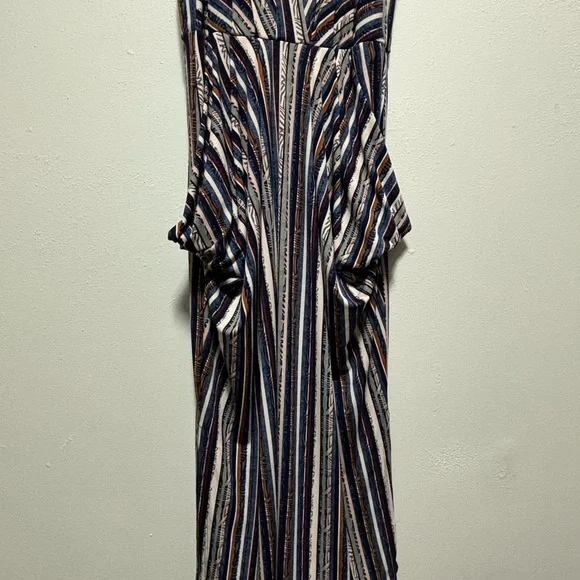 BCBG Generation Dress w Pockets - Picture 2 of 9